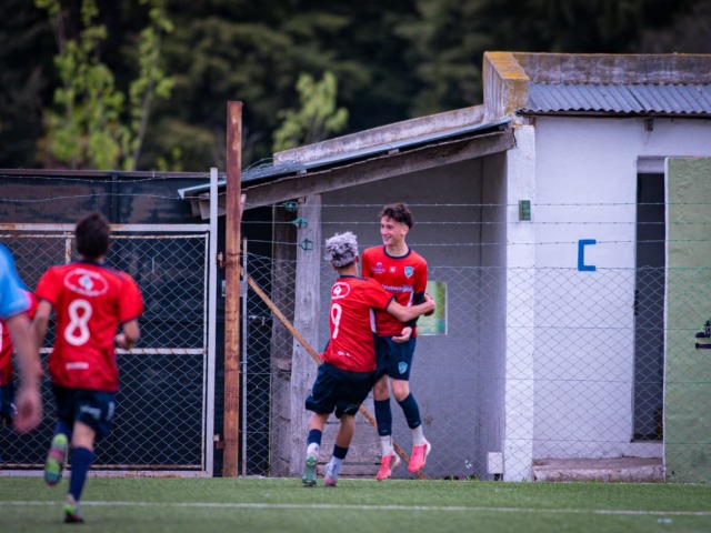 Olavarr�a venci� a Tandil y sac� ventaja en la final